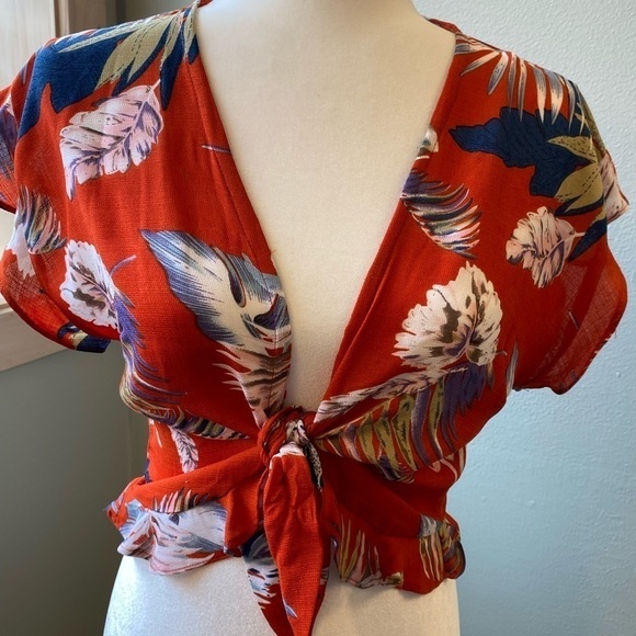 Sage the Label Tropical Print Tie Front Crop Top size Medium - Picture 2 of 12